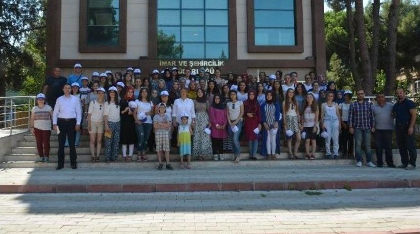 Yunusemre Belediyesi Trabzon Ve Amasyalı Gençleri Konuk Etti