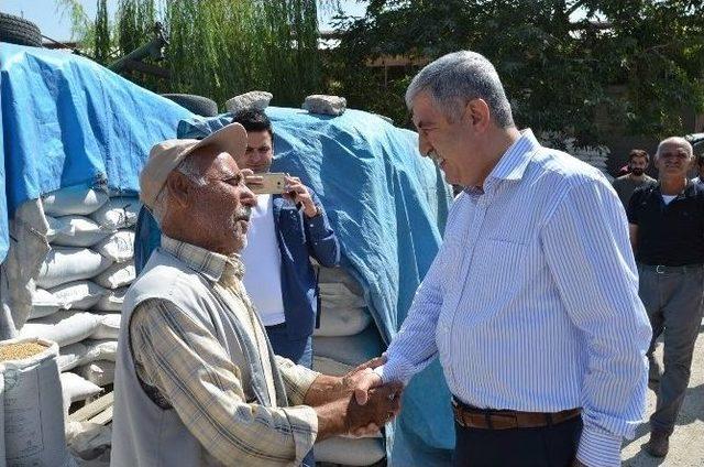 Başkan Polat, Buğday Pazarını Ziyaret Etti