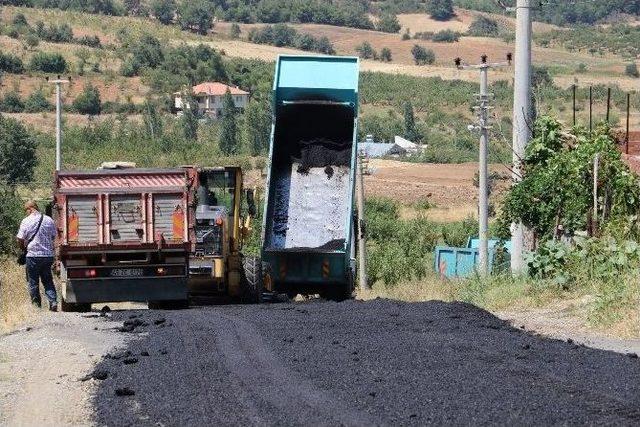 Büyükşehirin Yama Ekipleri, Turgutlu’da İş Başında