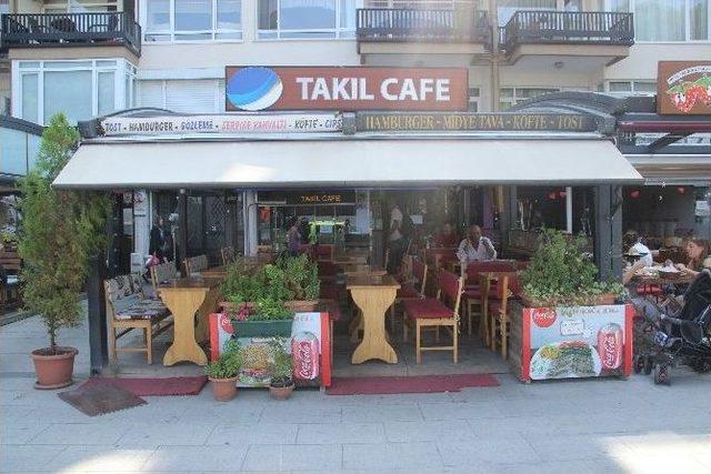 Belediye Başkanı İle Kafe İşletmecisi Arasındaki Kavga Karakolda Bitti