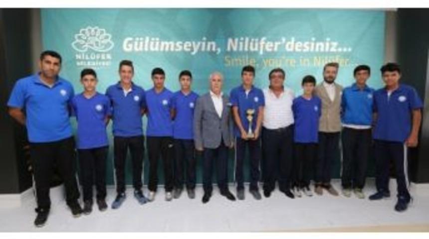Nil&uuml;fer Belediyespor&rsquo;un Kupa Avcıları