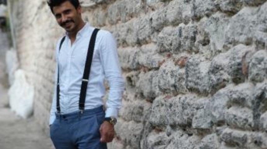 İnternet Fenomeni &Uuml;mit &Ouml;zaraz, Single &Ccedil;ıkardı