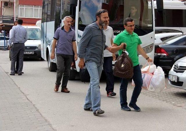 Fetö/pdy Şüphelisi 11 Hakim Ve Savcı Adliyeye Çıkarıldı