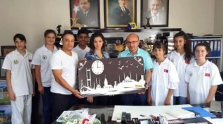 Teakwondoculardan Teşekk&uuml;r Ziyareti