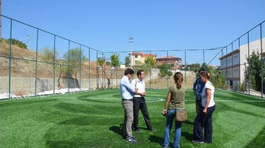 Başkan Yardımcısı Abdullah Ay Sentetik Saha &Ccedil;alışmalarını İnceledi