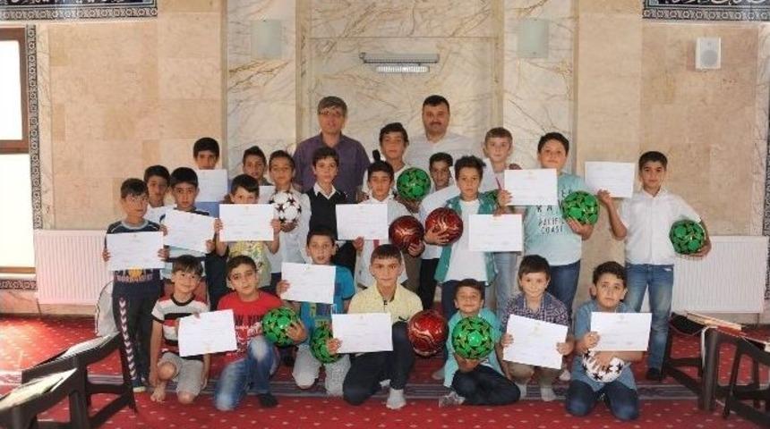 Boz&uuml;y&uuml;k Belediyesi Şeyh Edebali Kur&rsquo;an Kursu &Ouml;ğrencileri Sertifikalarına Kavuştu