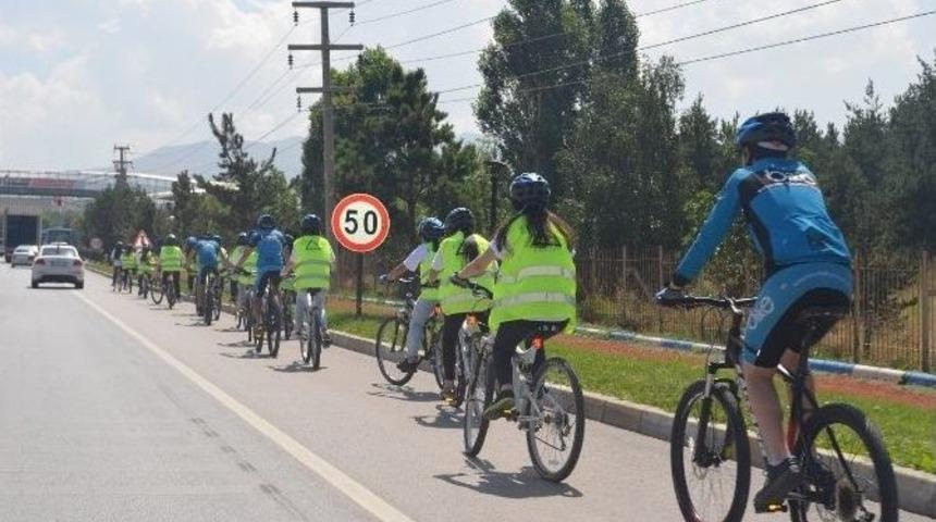 Erzurum&rsquo;da 160 Bayan &Ouml;ğrenciye G&uuml;venli Bisiklet S&uuml;r&uuml;ş Eğitimi Verildi