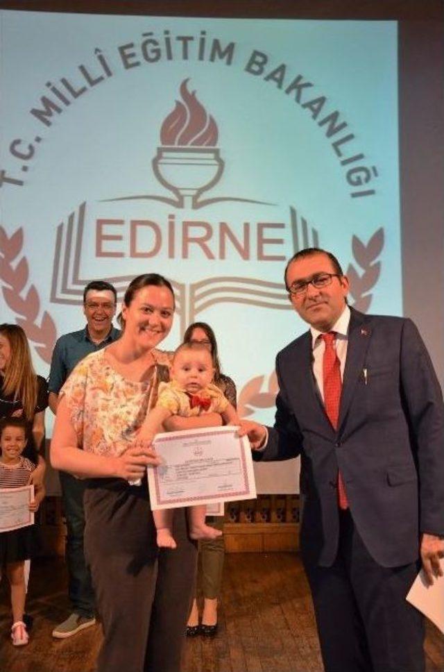 Edirne’de Öğretmen Adaylarına Sertifikaları Verildi