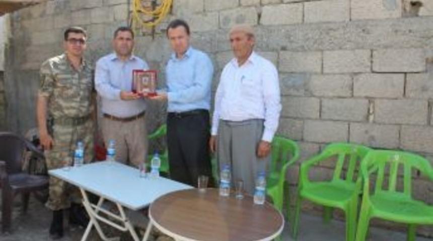 Şehit Yusuf Atal&rsquo;ın Hizmet Plaketi Ailesine Takdim Edildi