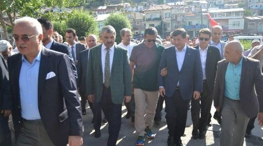 Davutoğlu, Kayseri&rsquo;de Cenaze Namazına Katıldı, Furkan Doğan&rsquo;ın Mezarını Ziyaret Etti