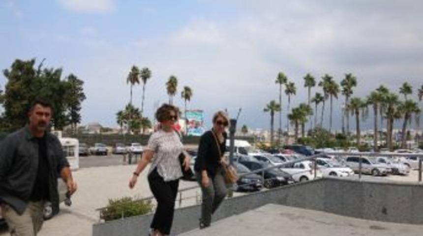 Abd Konsolosu Cezaevinde Tutukluyla G&ouml;r&uuml;şt&uuml;