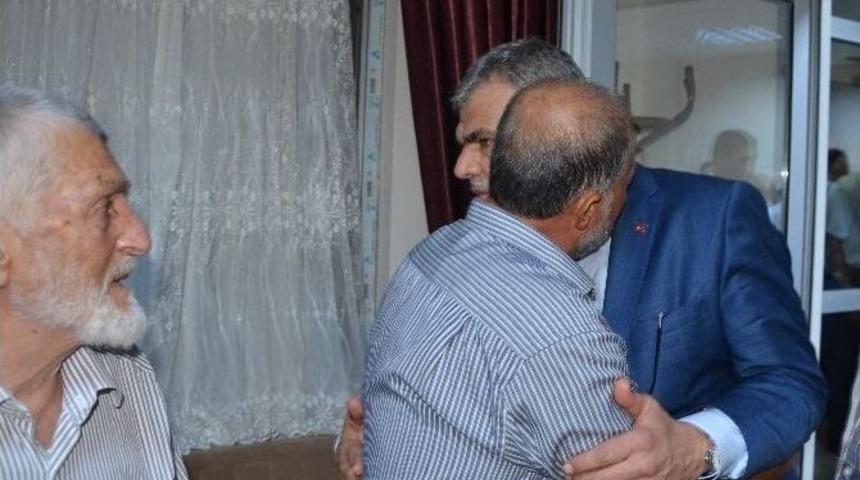 Başbakan Yardımcısı Kaynak, Şehit Ailesini Ziyaret Etti