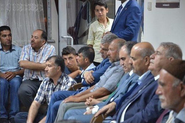 Başbakan Yardımcısı Kaynak, Şehit Ailesini Ziyaret Etti