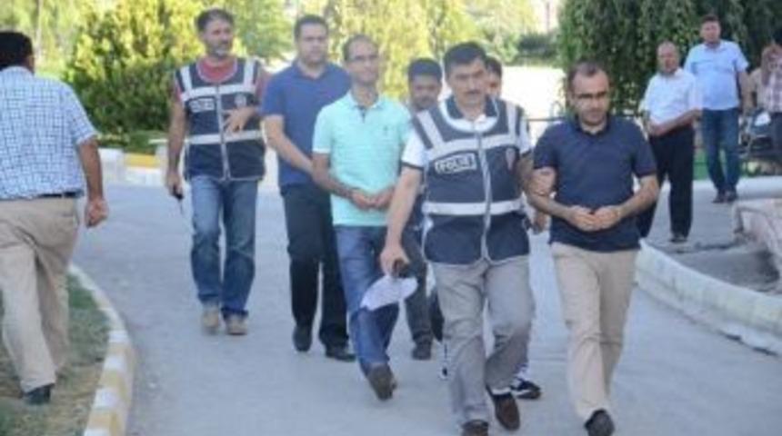 Karaman&rsquo;da G&ouml;zaltına Alınan &Uuml;&ccedil; Hakimden İkisi Tutuklandı