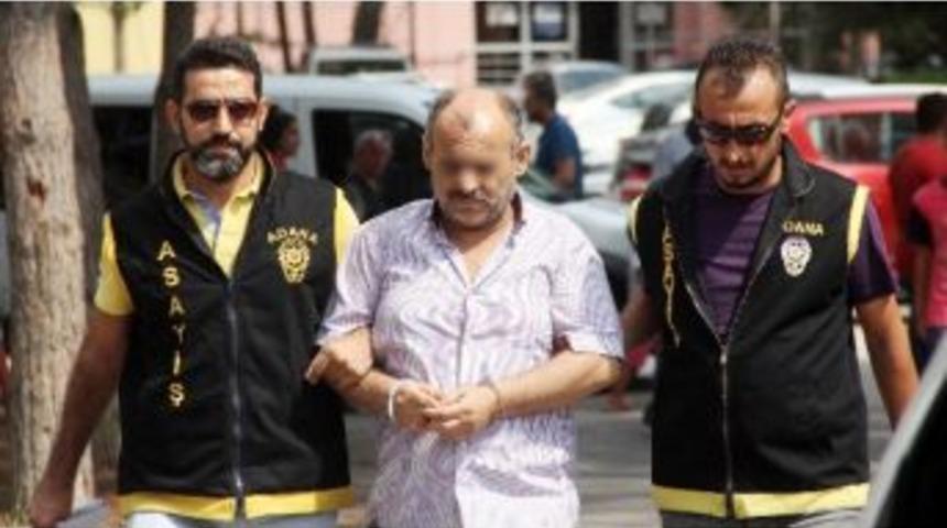 Terzide Hem Fuhuş Yaptırdı Hem Kapının Anahtar Deliğinden İzletti