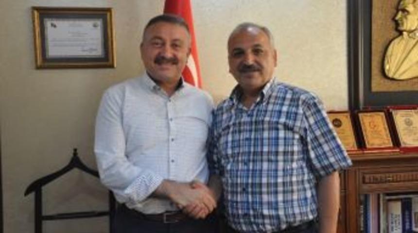 Milletvekili &Ouml;zkan&rsquo;dan Esnaf Temsilcisi Din&ccedil;er&rsquo;e Demokrasi N&ouml;beti Teşekk&uuml;r&uuml;