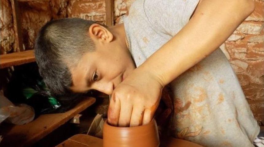 Yeteneği Yaşından B&uuml;y&uuml;k