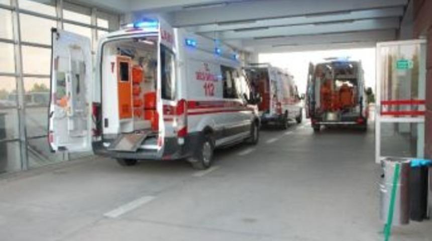 Sepetli Motosiklet Devrildi: 4 Yaralı