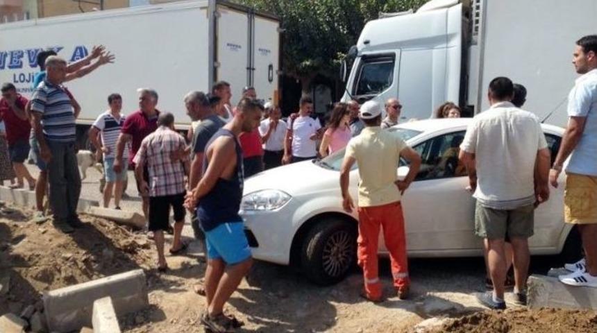 Vatandaşlar Karayolunu Trafiğe Kapattı