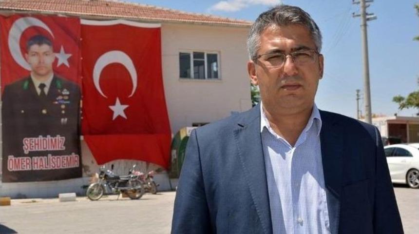 Kahraman Şehit Astsubay &Ouml;mer Halisdemir&rsquo;in Kabrine Ziyaret&ccedil;i Akını Devam Ediyor