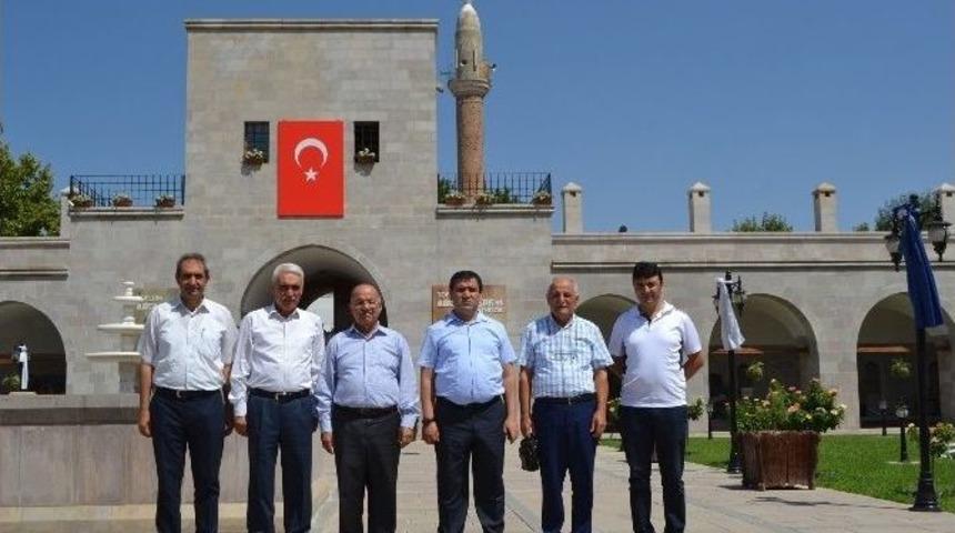 Emekli Vali Kolat, Başkan G&uuml;rkan&rsquo;ı Ziyaret Etti