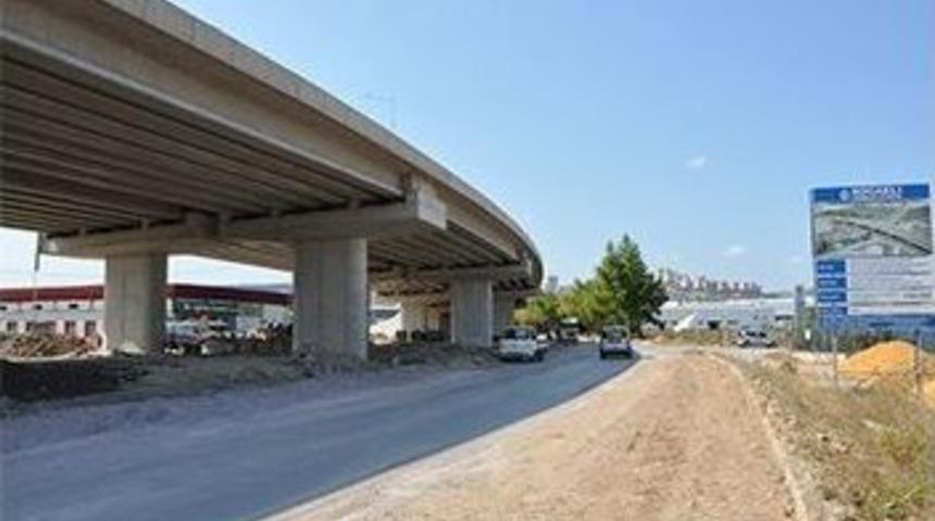 Outlet Center K&ouml;pr&uuml;l&uuml; Kavşağında &Ccedil;alışmalar Devam Ediyor