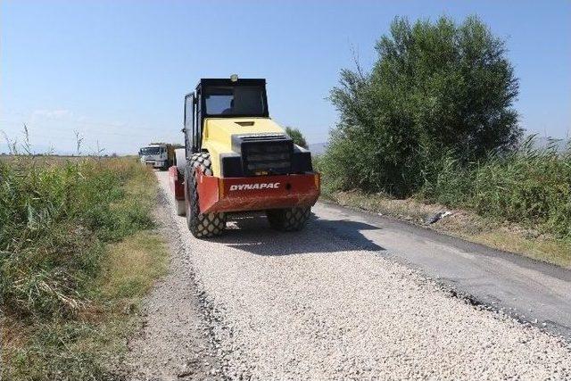 Büyükşehir, Salihli’yi Asfaltlıyor