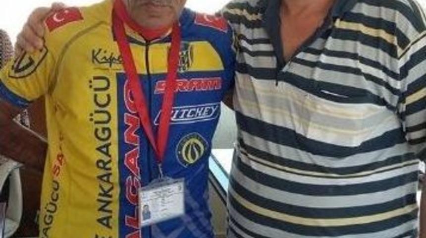 Milli Bisiklet&ccedil;i Demokrasi İ&ccedil;in Yollarda