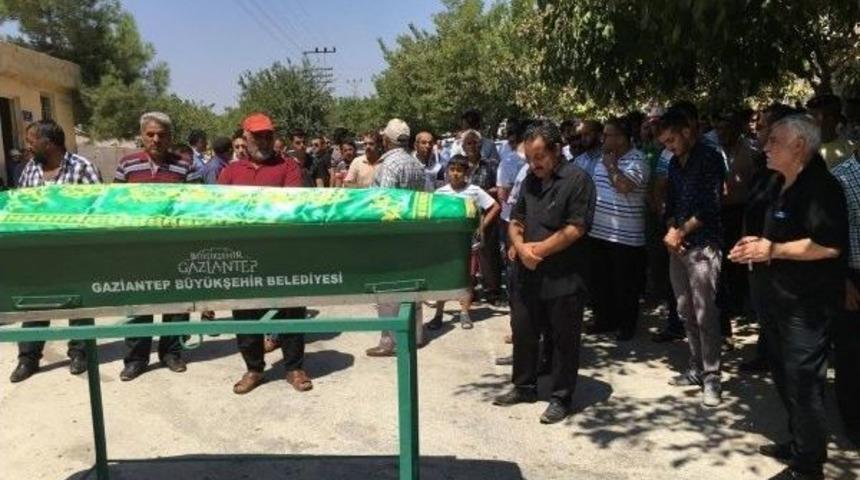 27 Genel Yayın Y&ouml;netmeni Mehmet Alıcı&rsquo;nın Annesi Son Yolculuğuna Uğurlandı