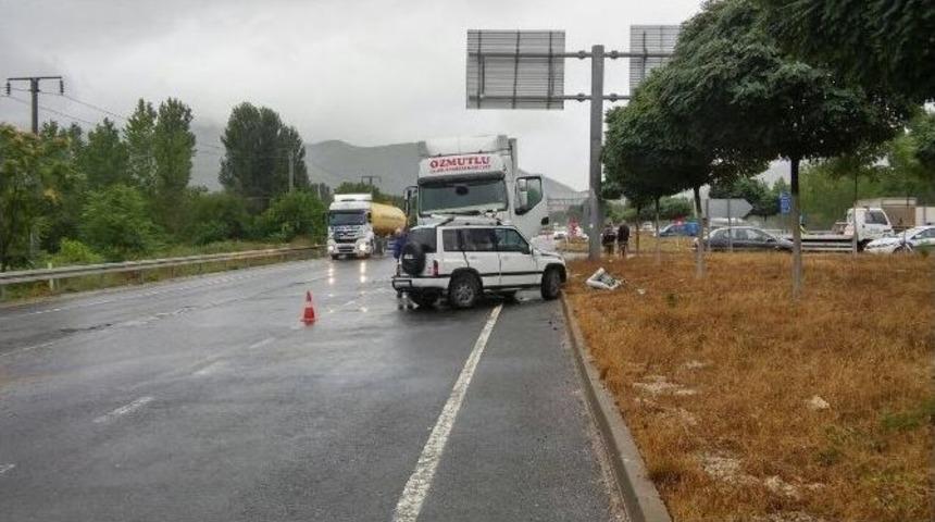 Bilecik&rsquo;te Trafik Kazası: 1&rsquo;i &Ccedil;ocuk 4 Yaralı
