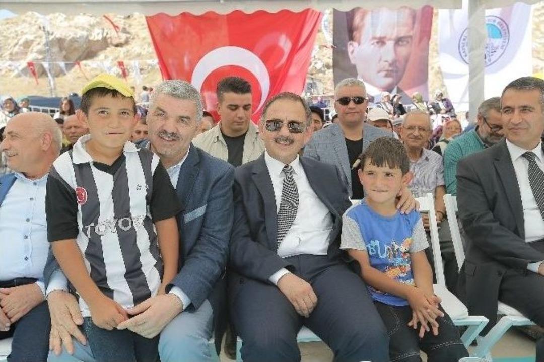 N&ouml;bet Bitti, Hizmet S&uuml;r&uuml;yor