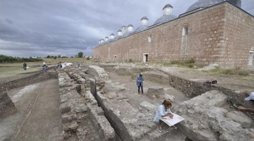 Kazı &Ccedil;alışmaları Devam Ediyor