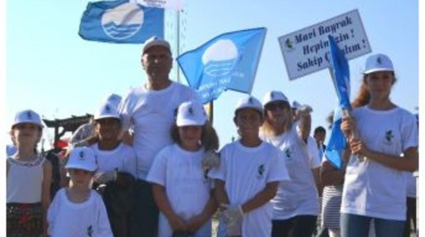 Sahilde &Ccedil;evre Temizliği