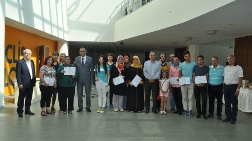 Kursiyer Girişimciler Sertifikalarını Aldı