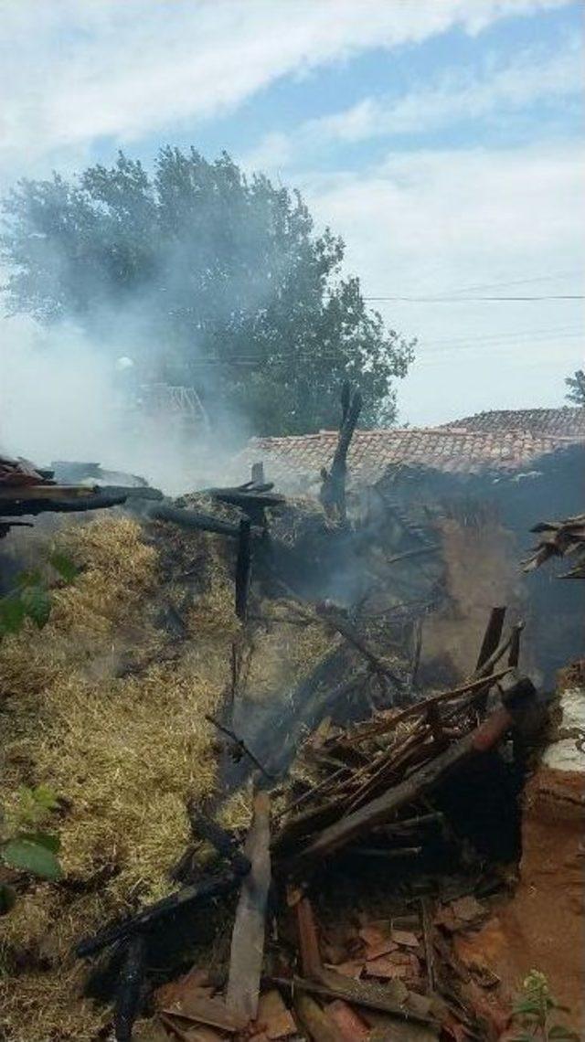 Tekirdağ’da Yangın Yaşlı Çifti Evsiz Bıraktı