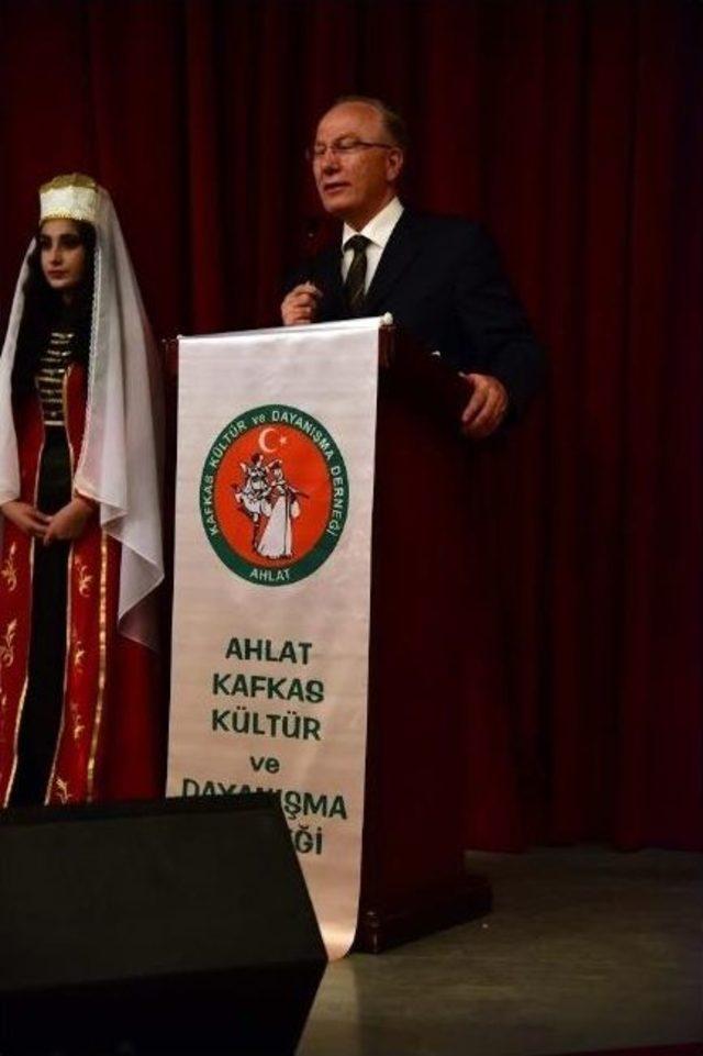 Çerkezler Ahlat’ta Program Düzenledi