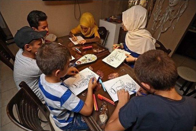 Suriyeli &Ccedil;ocuklar Mask M&uuml;zesi&rsquo;nde 1