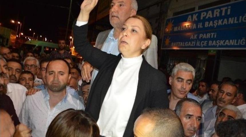 Ak Parti Genel Başkan Yardımcısı Ve Malatya Milletvekili &Ouml;znur &Ccedil;alık: