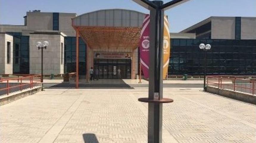 Malatya Genelinde &Uuml;cretsiz Wi-fi Ve Şarj Hizmeti