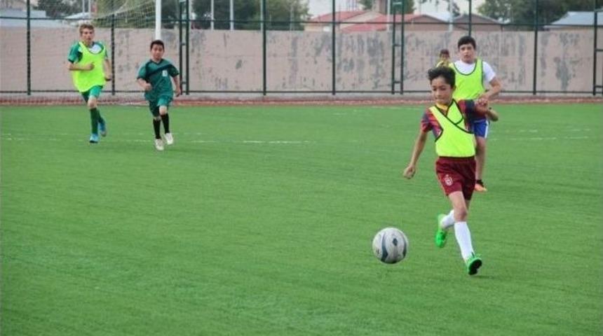 Yaz Kur&rsquo;an Kursları Camiler Arası Yıldızlar Futbol Turnuvası Sona Erdi
