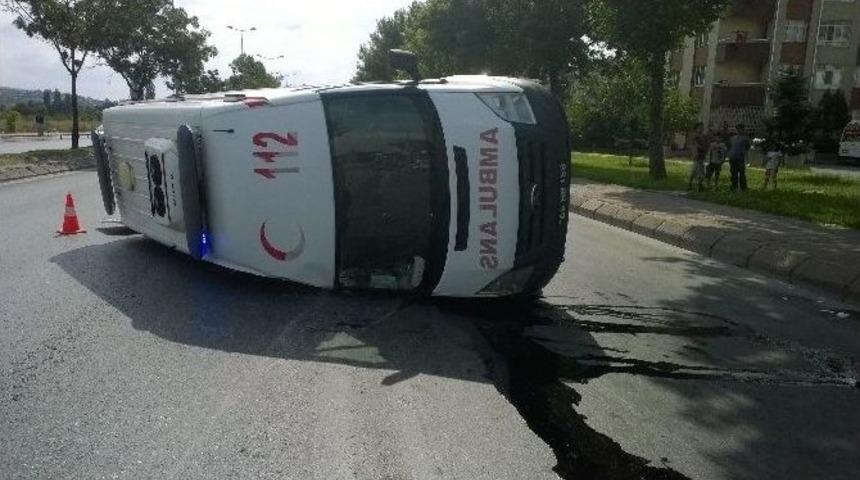Kazaya Karışan Ambulans 90 Metre Sürüklendi
