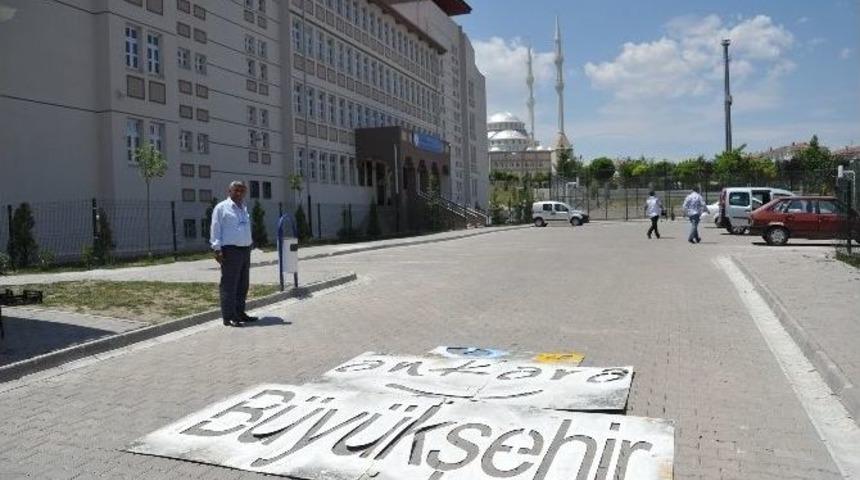 B&uuml;y&uuml;kşehir, Okul Bah&ccedil;elerini Renklendiriyor