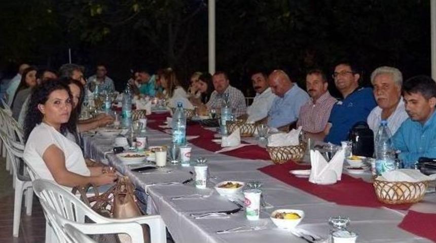 Milli Eğitim Şube M&uuml;d&uuml;r&uuml; Mangır&rsquo;a Veda Yemeği