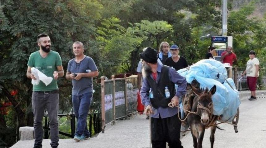&Ccedil;evre Kirliliğine Eşeklerle Dikkat &Ccedil;ektiler
