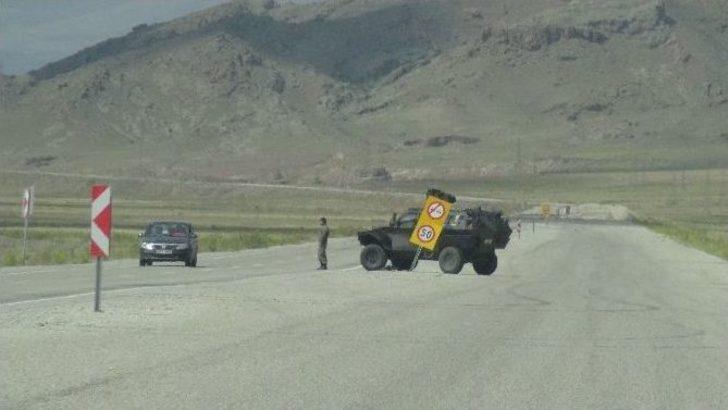 Valilik Kararınca Kapatılan Tendürek Dağı Yoluna Hendek Kazıldı G5