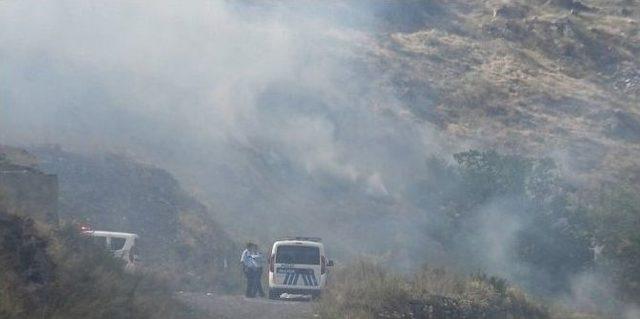 Kars’ta Kimliği Belirsiz Kişiler Dağda Yangın Çıkarttı