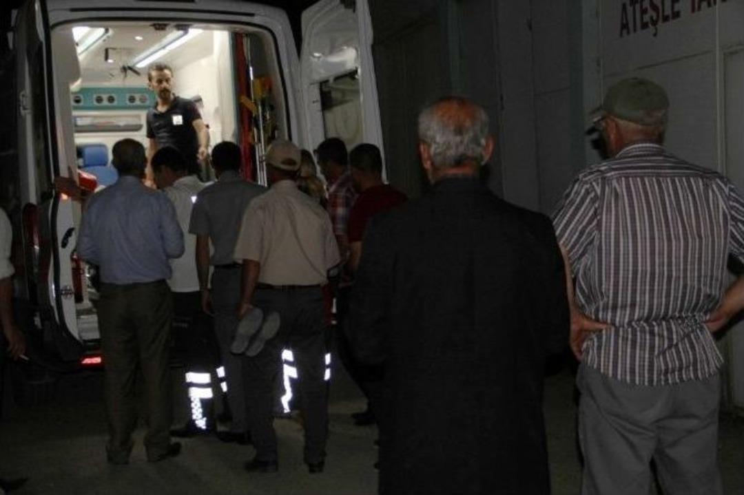 Başkale&rsquo;de &Ccedil;atışma: 1 Korucu Şehit, 2 Korucu Yaralı