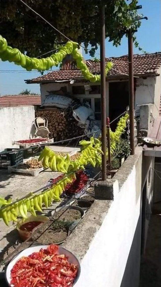 Aydın’da Kış Hazırlıkları, Evlerin Çatı Ve Balkonları Renklendi