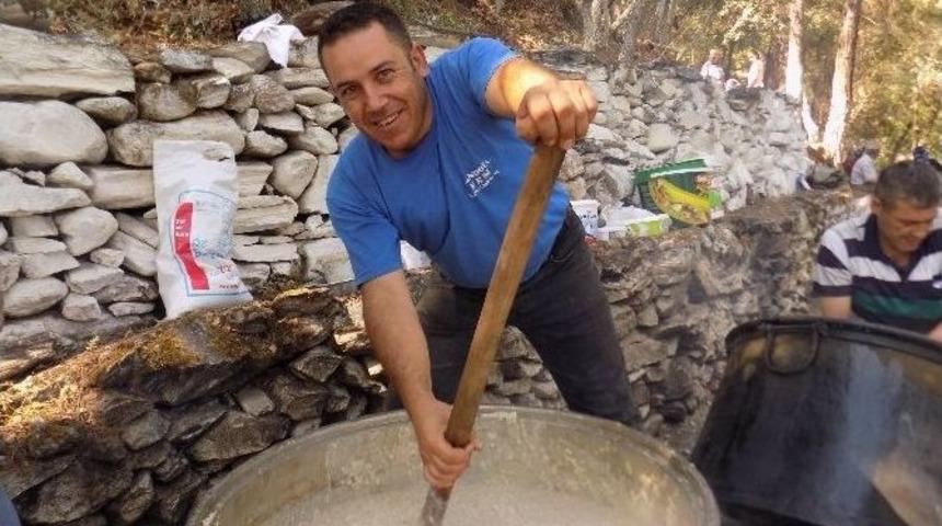 Karacasu&rsquo;da 300 Yıllık Gelenek &lsquo;galleaşı&rsquo; Yapıldı