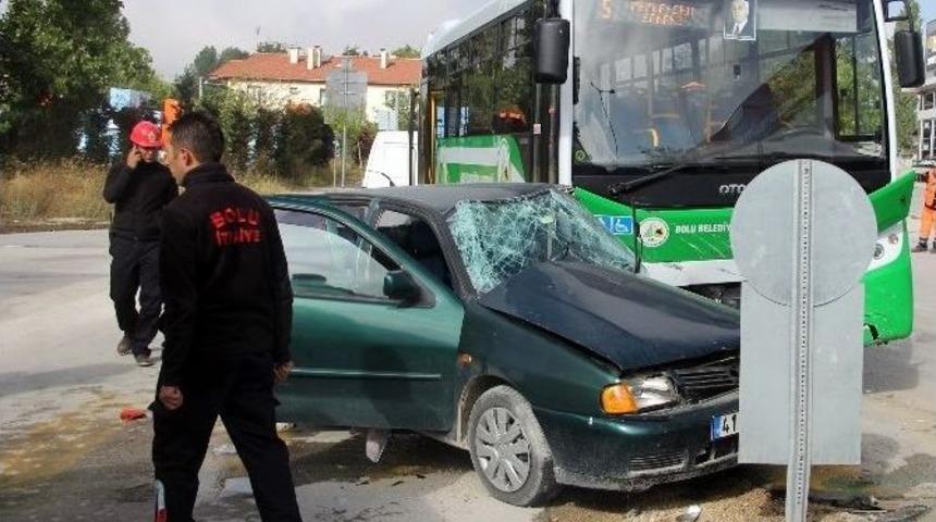 Bolu&rsquo;da &Ouml;zel Halk Otob&uuml;s&uuml; Otomobille &Ccedil;arpıştı: 5 Yaralı